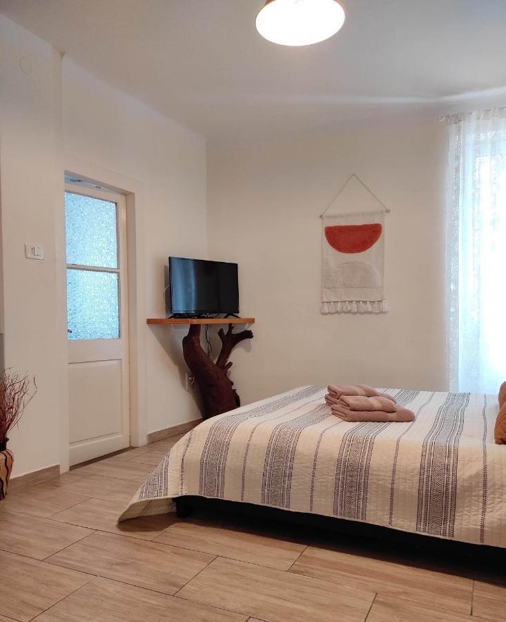 Nice Apartment In The City Center Rovigno Esterno foto