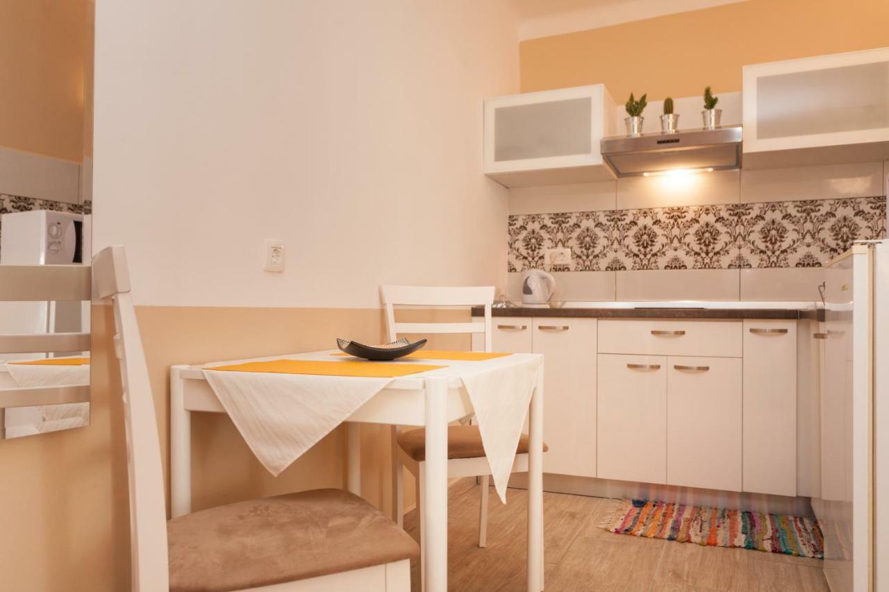 Nice Apartment In The City Center Rovigno Esterno foto