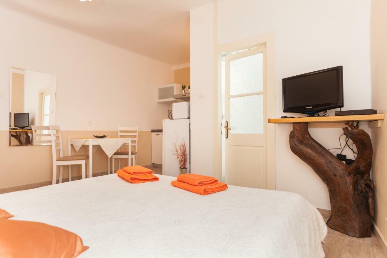 Nice Apartment In The City Center Rovigno Esterno foto