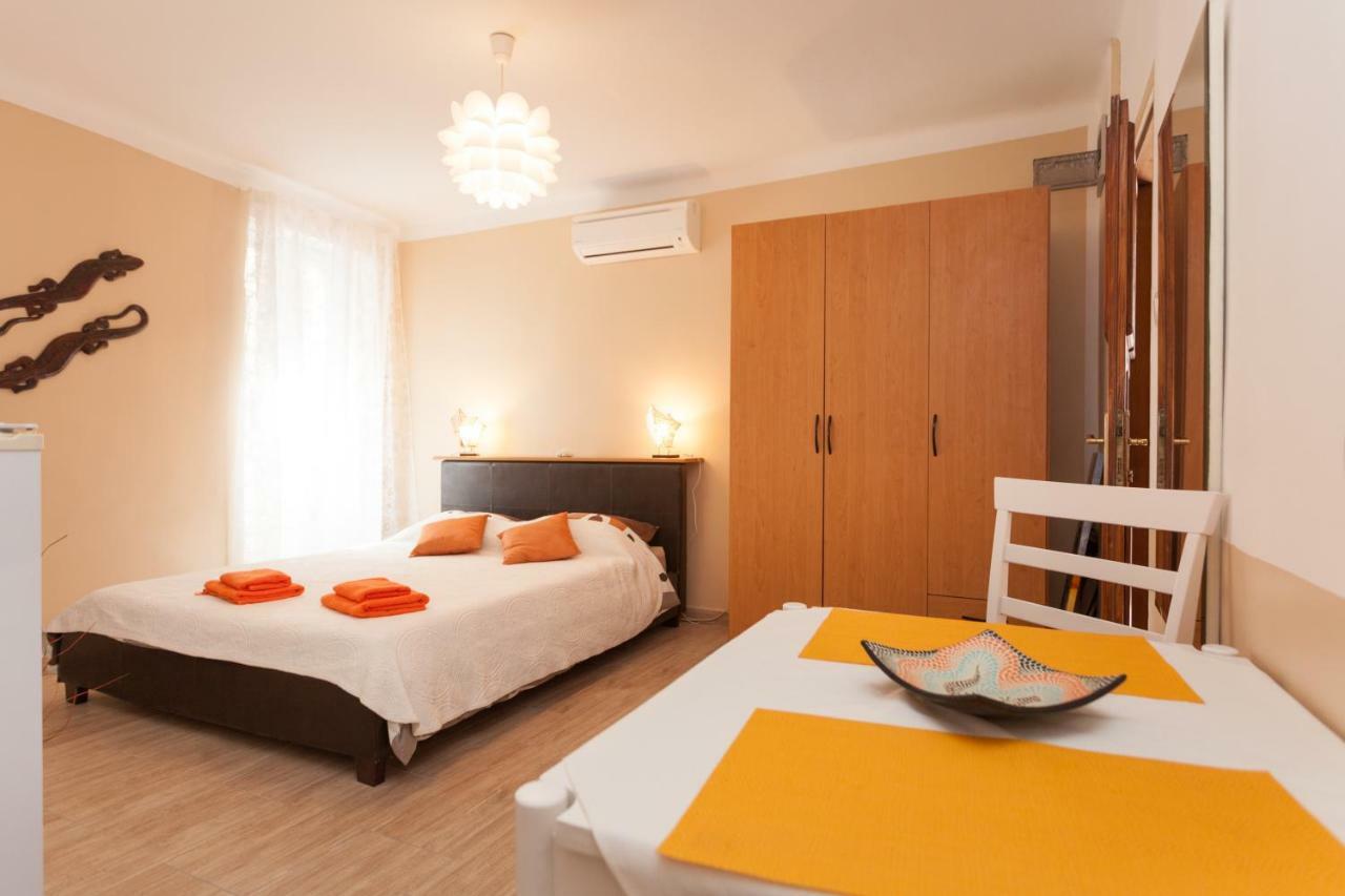 Nice Apartment In The City Center Rovigno Esterno foto